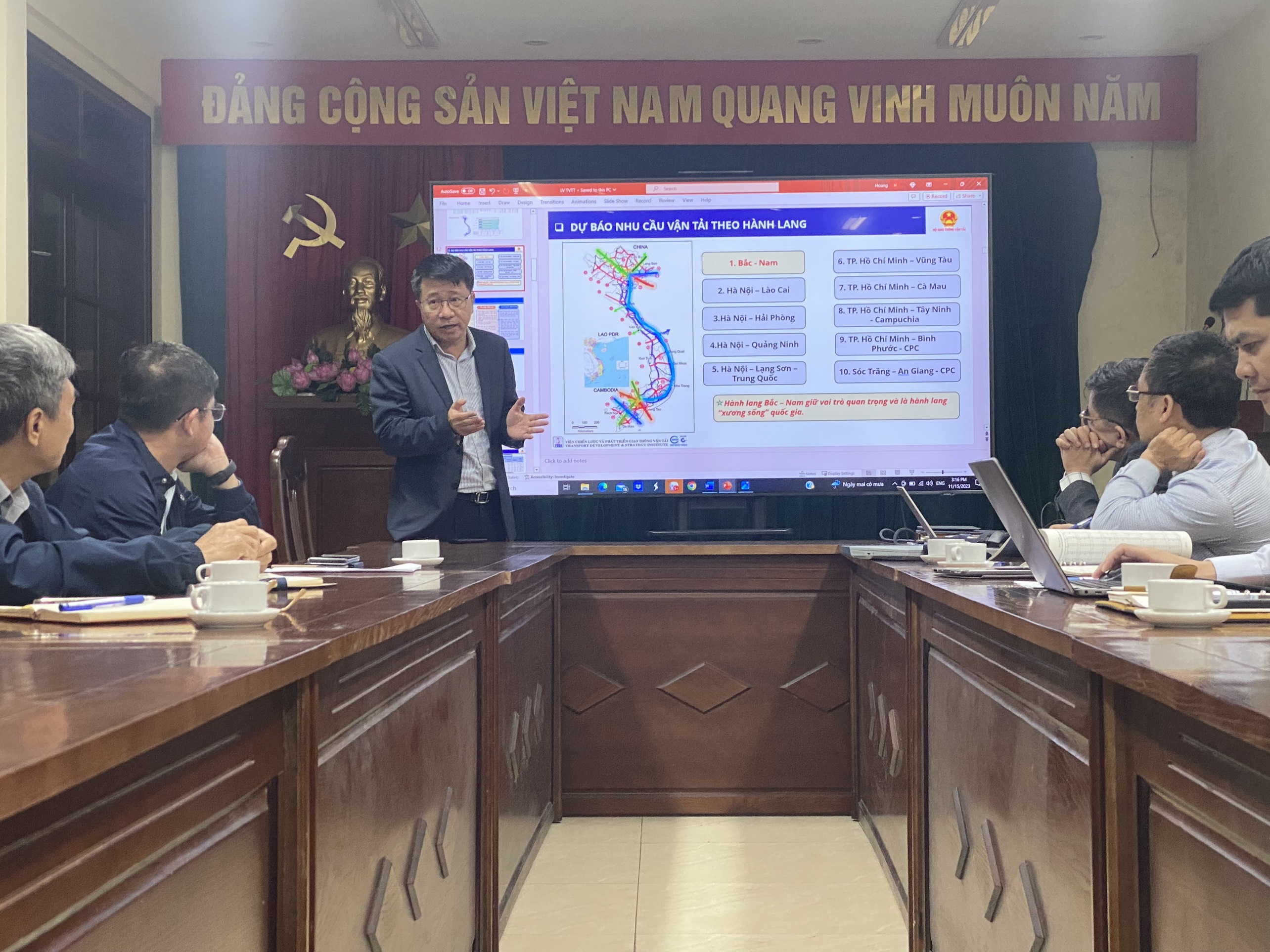 Trao đổi với tư vấn thẩm tra dự án đường sắt tốc độ cao Bắc Nam về công tác dự báo nhu cầu giao thông vận tải trên hành lang Bắc Nam
