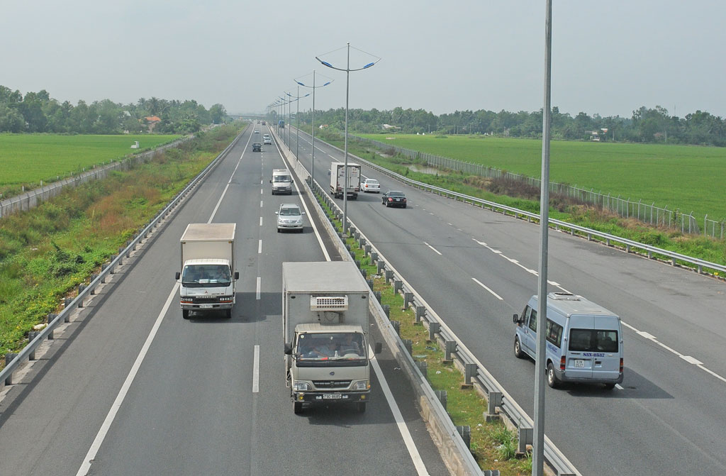 Phê duyệt điều chỉnh quy hoạch phát triển giao thông vận tải đường bộ tỉnh Long An đến năm 2020 và định hướng đến năm 2030 
