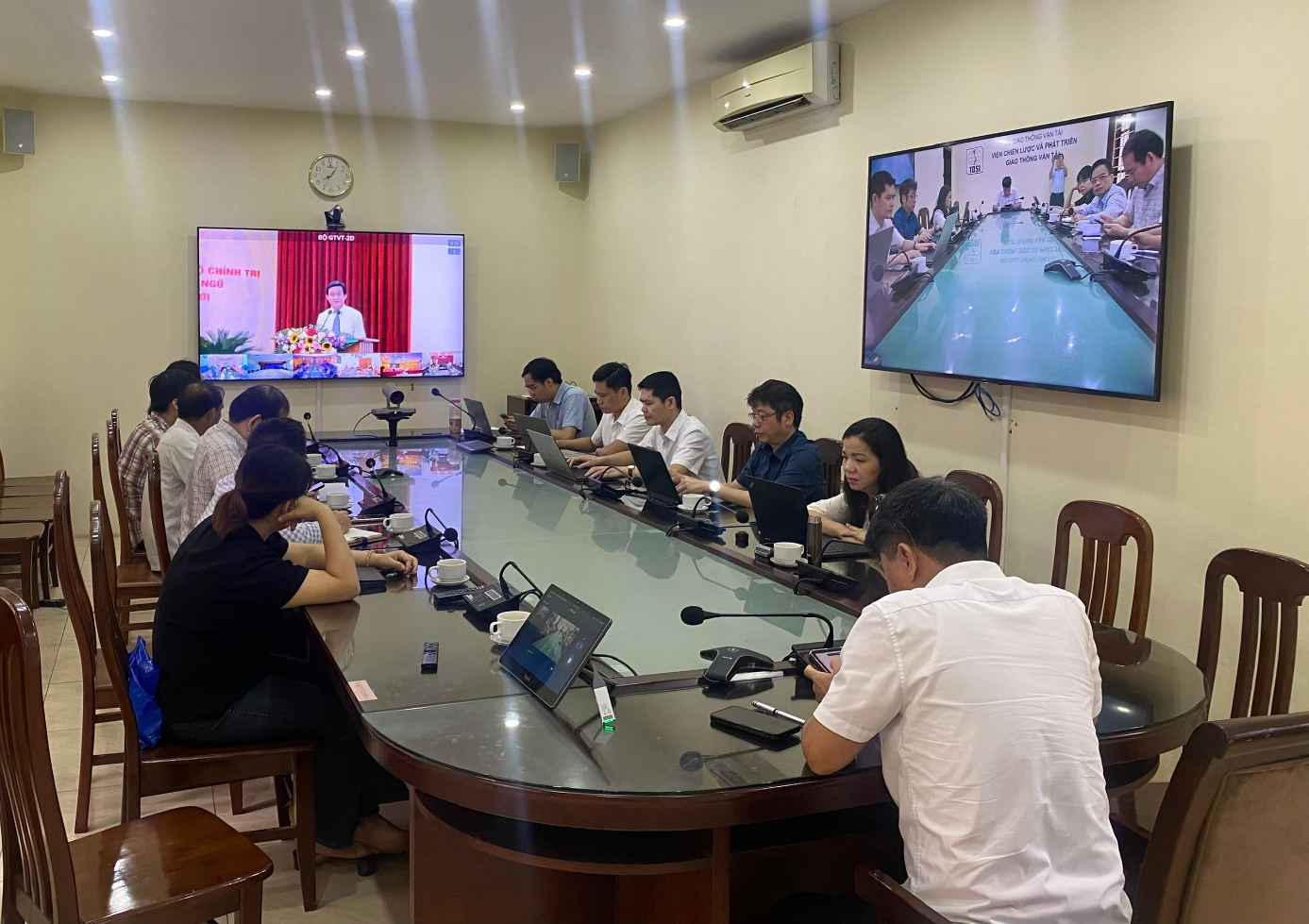 Viện Chiến lược và Phát triển GTVT tham dự trực tuyến Hội nghị Quán triệt và triển khai thực hiện Nghị quyết số 41-NQ/TW của Bộ Chính trị về phát huy vai trò của đội ngũ doanh nhân Việt Nam Trong thời kỳ mới