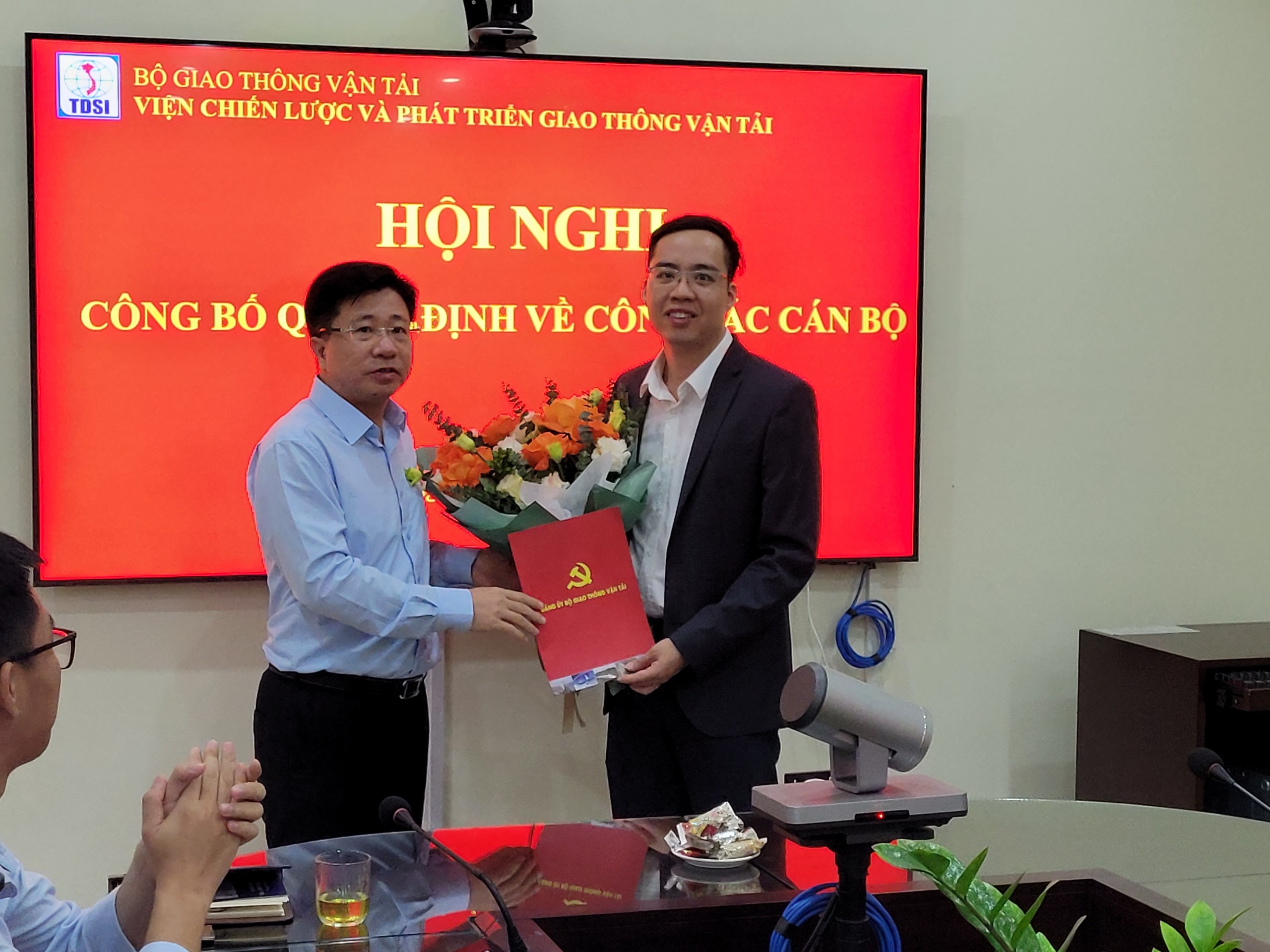 Công bố Quyết định bổ nhiệm ông Phan Hoàng Phương giữ chức Trưởng phòng Giao thông Đô thị và Nông thôn