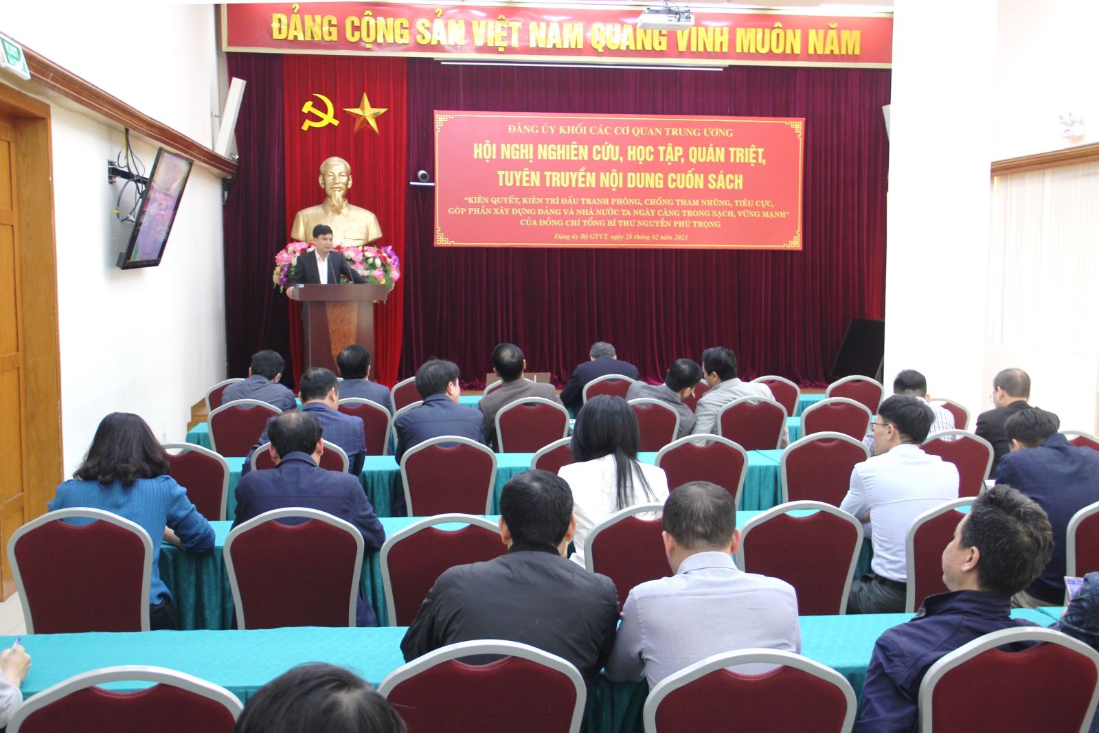 Đảng ủy Bộ GTVT kết nối Hội nghị nghiên cứu, tuyên truyền cuốn sách của Tổng Bí thư Nguyễn Phú Trọng